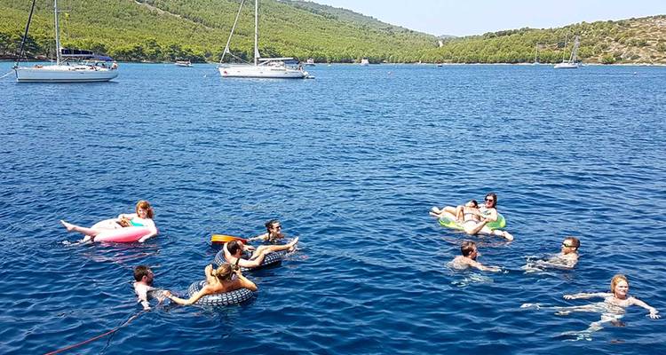 Community Sailing Trip in Croatia, Sundown Sailors Route with special musical guest! - Naleia Yachting