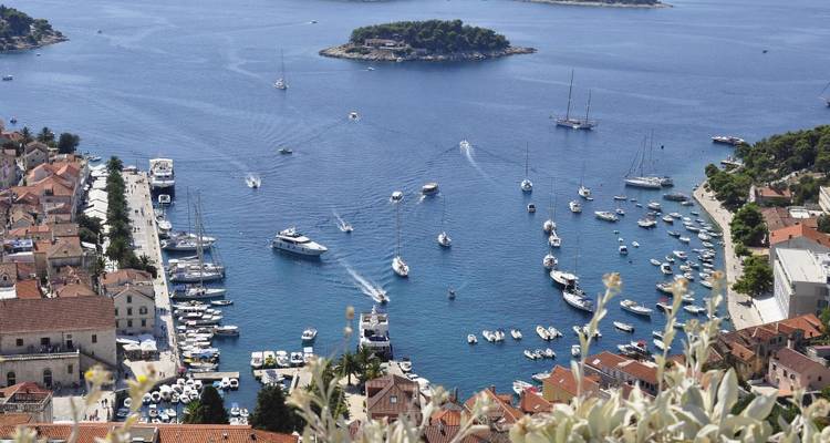 Croatia One Way Sail Split to Dubrovnik Classic Ensuite Below - Busabout