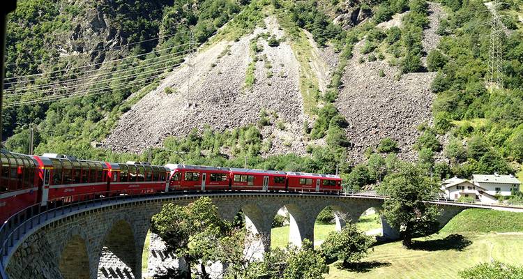 Alpine Lakes & Scenic Trains featuring cruises on Lake Como & Lake Maggiore and scenic trains in Switzerland & Italy (Lucerne to Lago Maggiore) (2019) - Collette