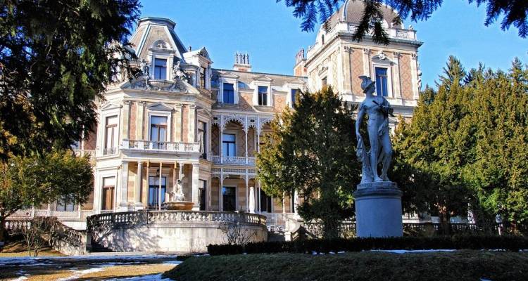 European Trail (End Paris, Winter, 24 Days) - Contiki