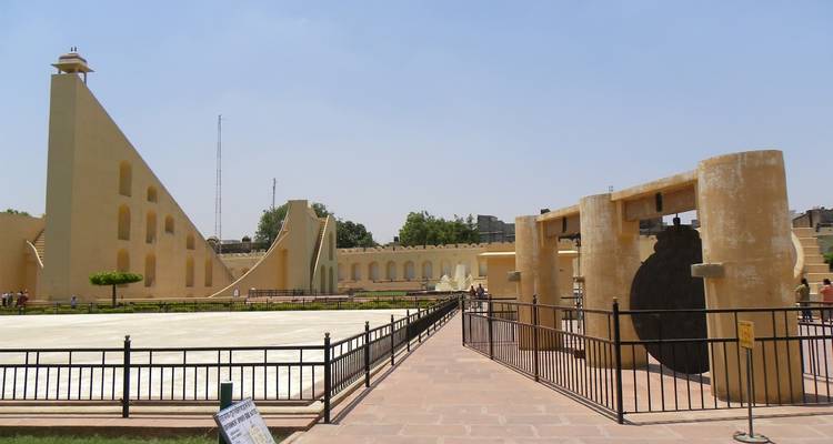 Stenen constructies gebruikt als astronomische instrumenten.