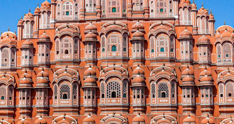 Hawa Mahal met zijn ingewikkelde gevel.