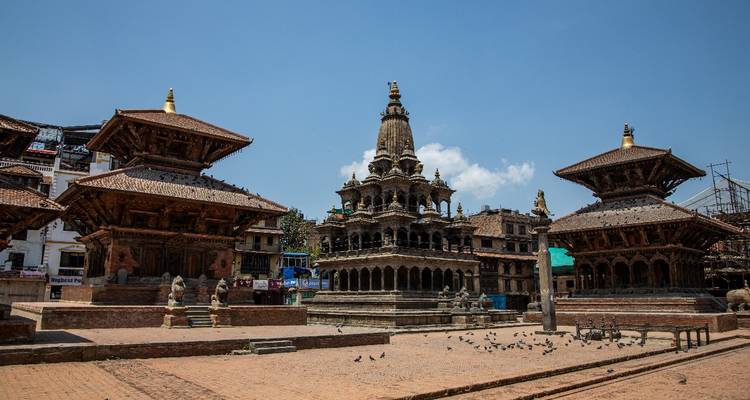 Durbar-Platz mit kunstvollen traditionellen Tempeln im Pagoda-Stil.