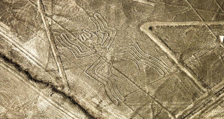 Vista aérea de los Geoglifos de Nazca.
