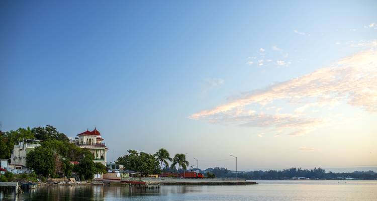 Highlights of Cuba by Bicycle - Explore!