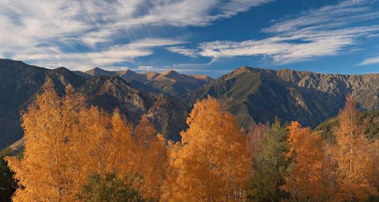 Walking in the Andorran Pyrenees - Explore!
