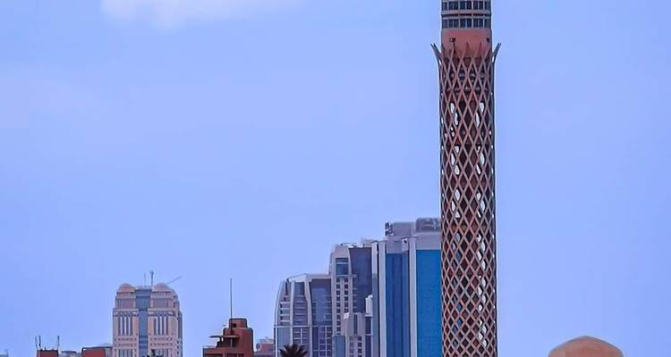 Cairo Tower ragt hoch in die Skyline der Stadt.