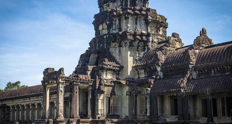 Fascinating Vietnam, Cambodia & the Mekong River with Hanoi, Ha Long Bay & Bangkok (Southbound) - Avalon Waterways