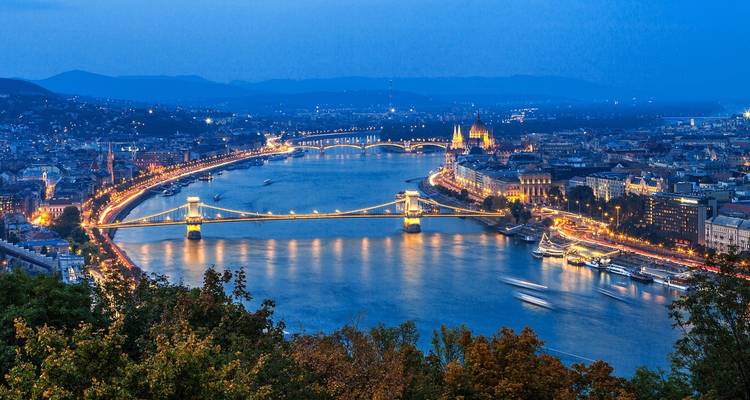 Festive Season on A Taste of the Danube with 2 Nights in Vienna (Westbound) - Avalon Waterways