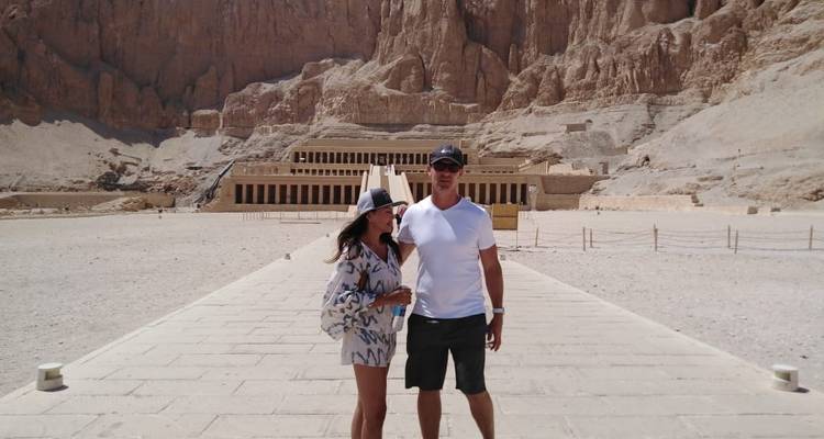 Couple posing in front of the Mortuary Temple of Hatshepsut.