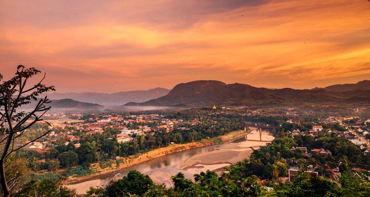 Ancient Town & Mysterious Jars - Hello Vietnam Travel
