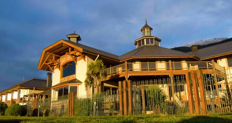 4 Days Discovery @ Aiken del Sur Park in Puerto Chacabuco - Loberias del Sur Hotel (all meals included) - Signature Tours