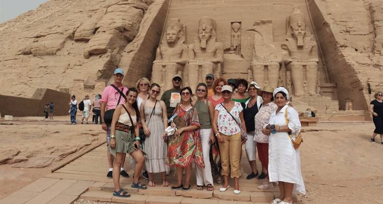 Group photo in front of the Abu Simbel temple.
