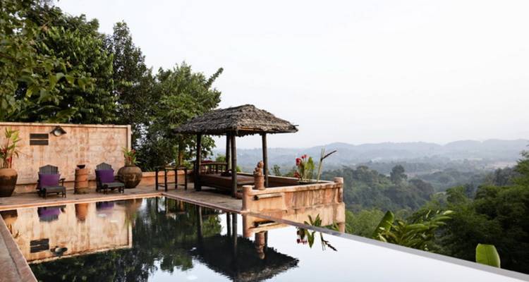 Thailand Temples & Beaches - OUT Adventures