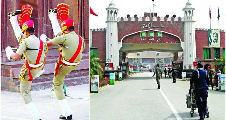 Wagah-Grenzzeremonie mit marschierenden Wachen.