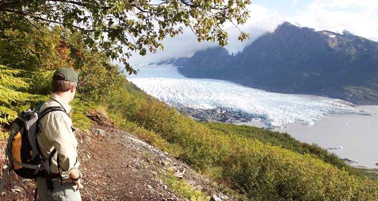 Treasures of the Alaskan Coast (15 destinations) - Hurtigruten