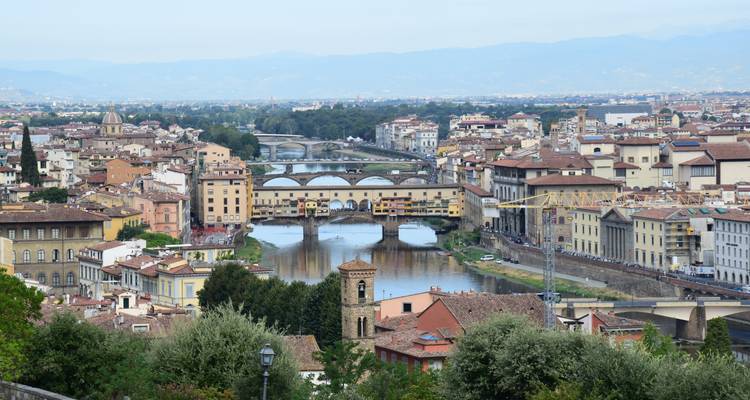 Blick über Florenz mit der Ponte Vecchio.