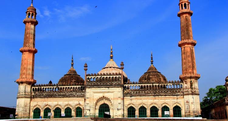 Bara Imambara Moschee mit ihrer beeindruckenden Architektur.