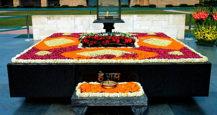 Memorial Gandhi Smriti con decoraciones florales