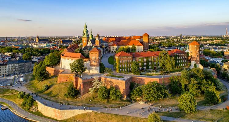 Wawel kasteel en de Wisła rivier in Krakau.