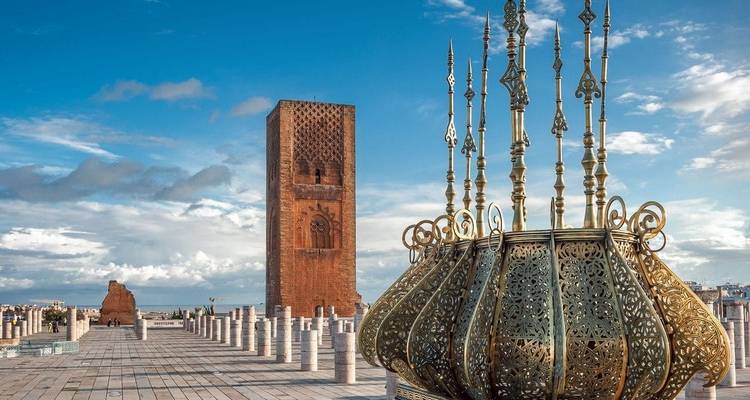 Hassan-Turm und Ornamentbau in Rabat.