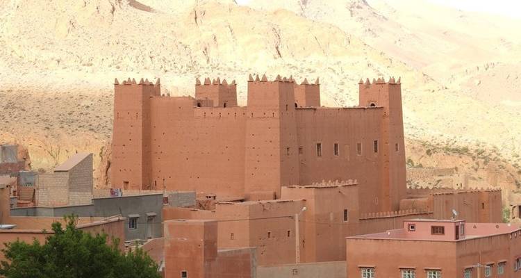 Akasbah against a mountainous backdrop.