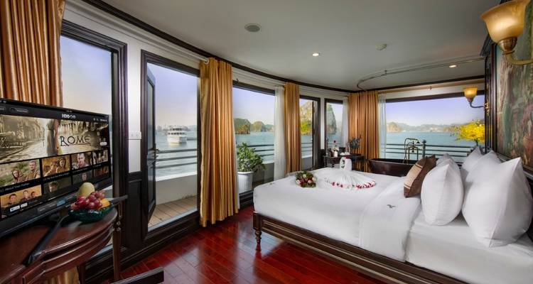 Eckzimmer mit Panorama-Meerblick.