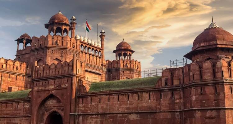 De Rode Fort in Delhi met een Indiase vlag.