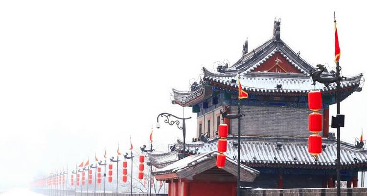 Traditioneel Chinees gebouw met rode lantaarns.