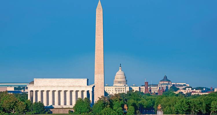 Monuments emblématiques incluant le Washington Monument et le Capitole.