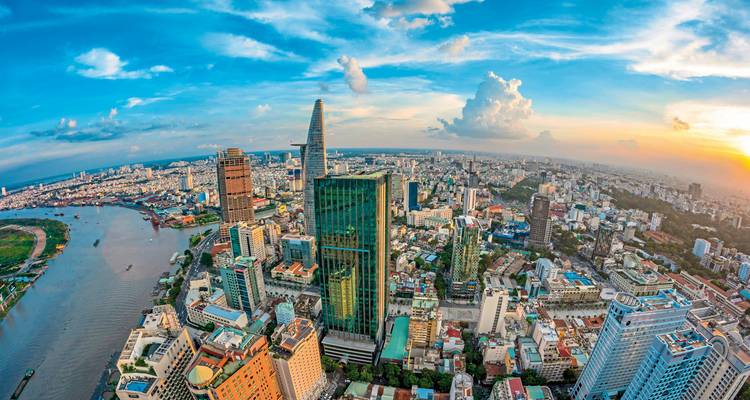 Vue aérienne du centre-ville de Ho Chi Minh-Ville avec des gratte-ciel.