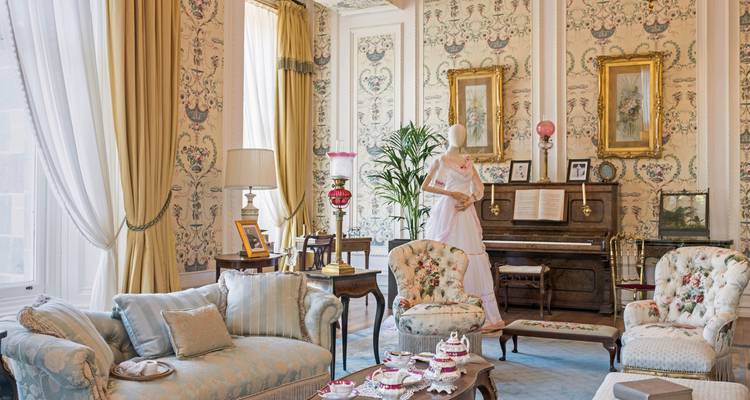 Vintage interior of a room with elegant furniture and decor.