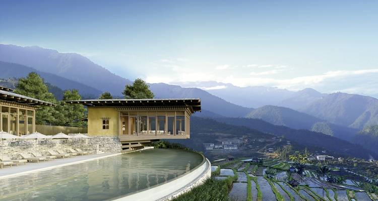 Infinity-Pool mit Blick auf Terrassen und Berge.