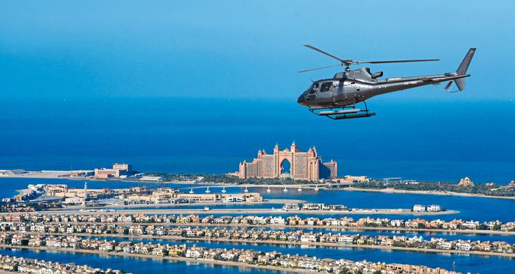 Hubschrauber über The Palm und Atlantis.