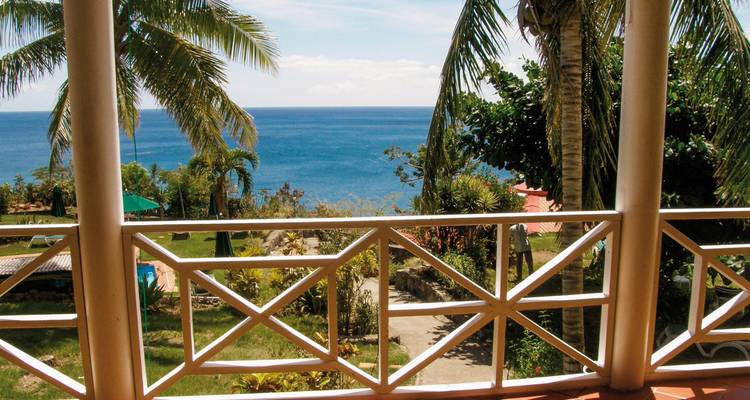 Balkonuitzicht met uitzicht op zee.