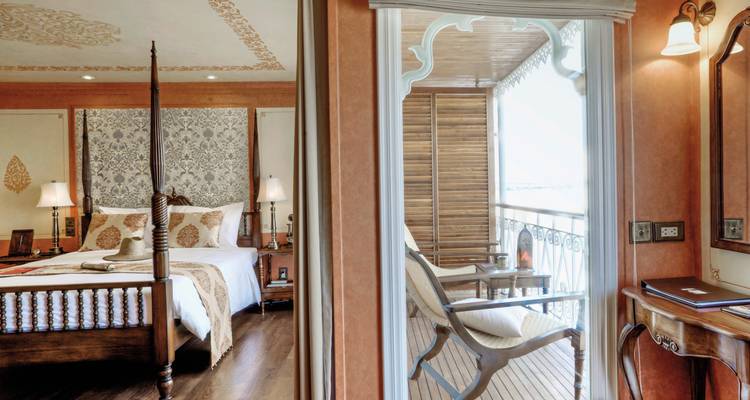 Suite avec mobilier élégant et vue sur balcon