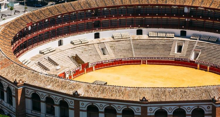 Vista aérea de una plaza de toros histórica