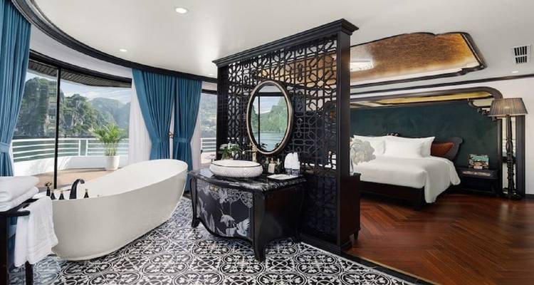 Suite luxueuse avec baignoire et vue panoramique