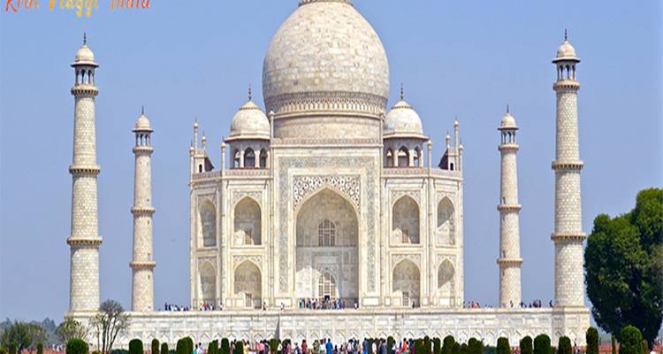 Taj Mahal with clear blue sky in the background.