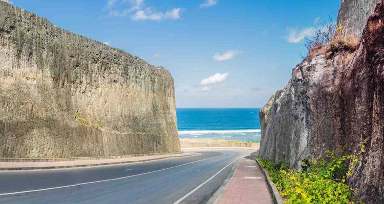 Coastal road with a view of the ocean.