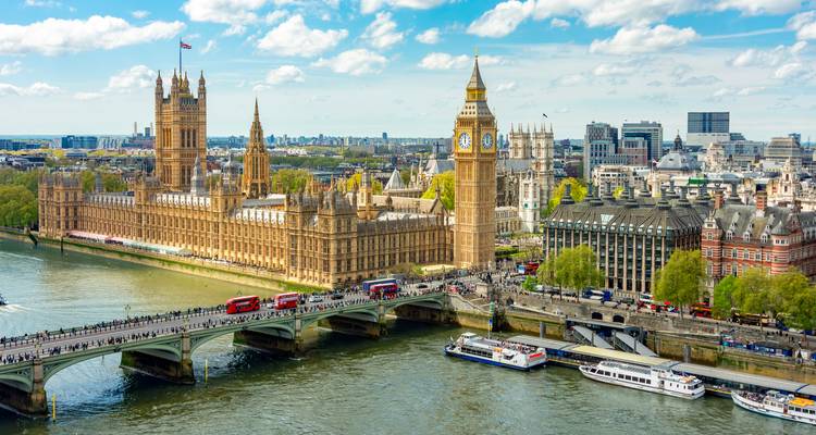 View of the Houses of Parliament and Big Ben in London.