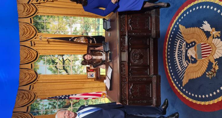 Figures de cire dans une réplique du Bureau ovale.