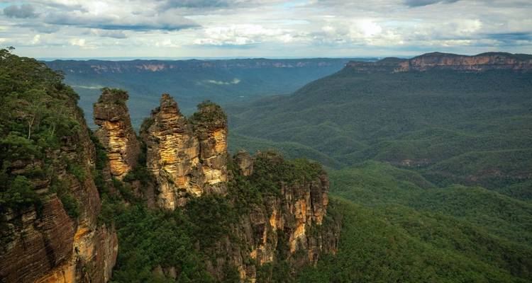 Three Sisters rock formation in the Blue Mountains.