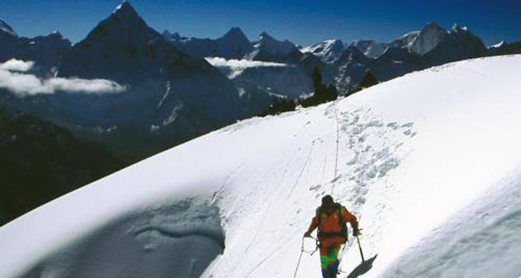 Mera & Island Peak via Amphu Labsta - World Expeditions
