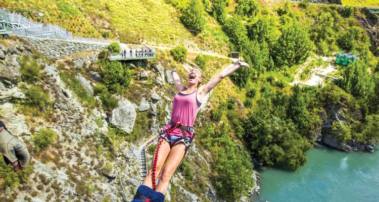 'Sweet As' South (Start Wellington, Base, 10 Days) - Contiki