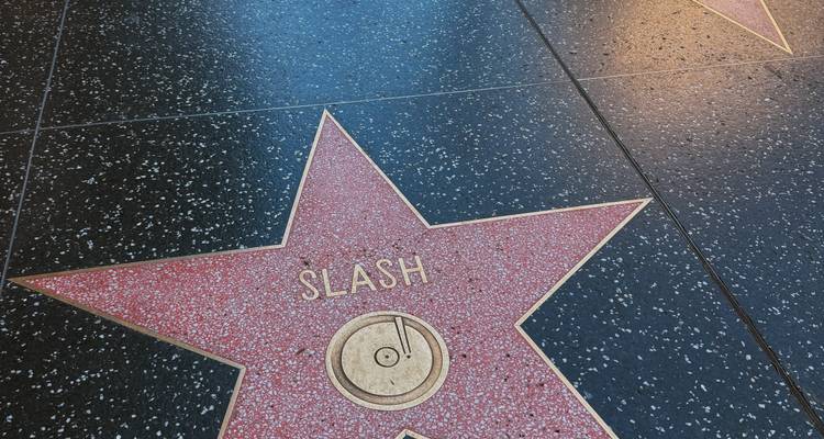 Étoile rose en terrazzo du Hollywood Walk of Fame dédiée à Slash.