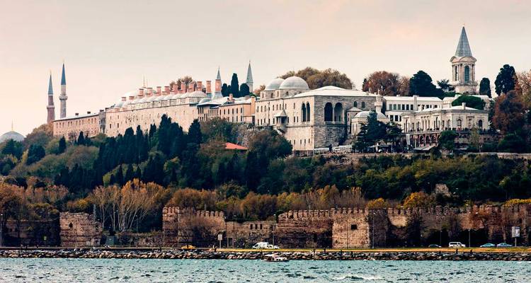 Panoramic view of Istanbul’s Topkapi Palace complex and city walls seen from the Bosphorus.