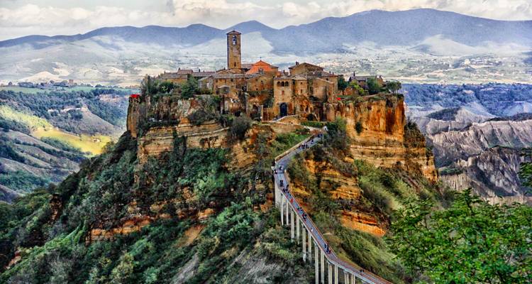 El dramático pueblo en lo alto del acantilado de Civita di Bagnoregio al que se accede por un largo puente peatonal.