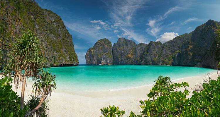Treasures of Thailand - Group Backpacking Thailand Tour for 18-30 - Life Before Work Travel