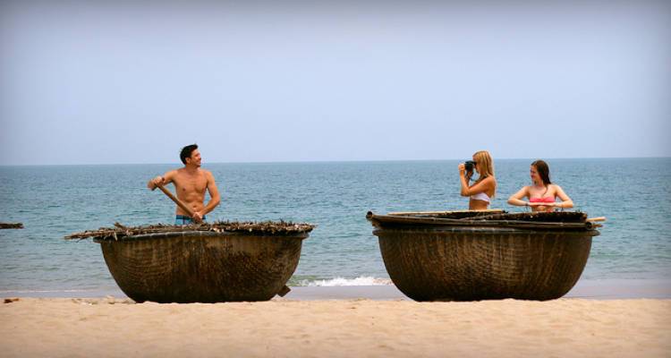 Lot Pass (Thailand, Laos, Cambodia, Vietnam) - Stray Asia